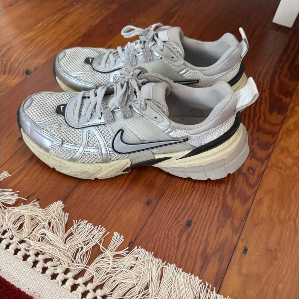 Nike Women's Grey Running Sneakers